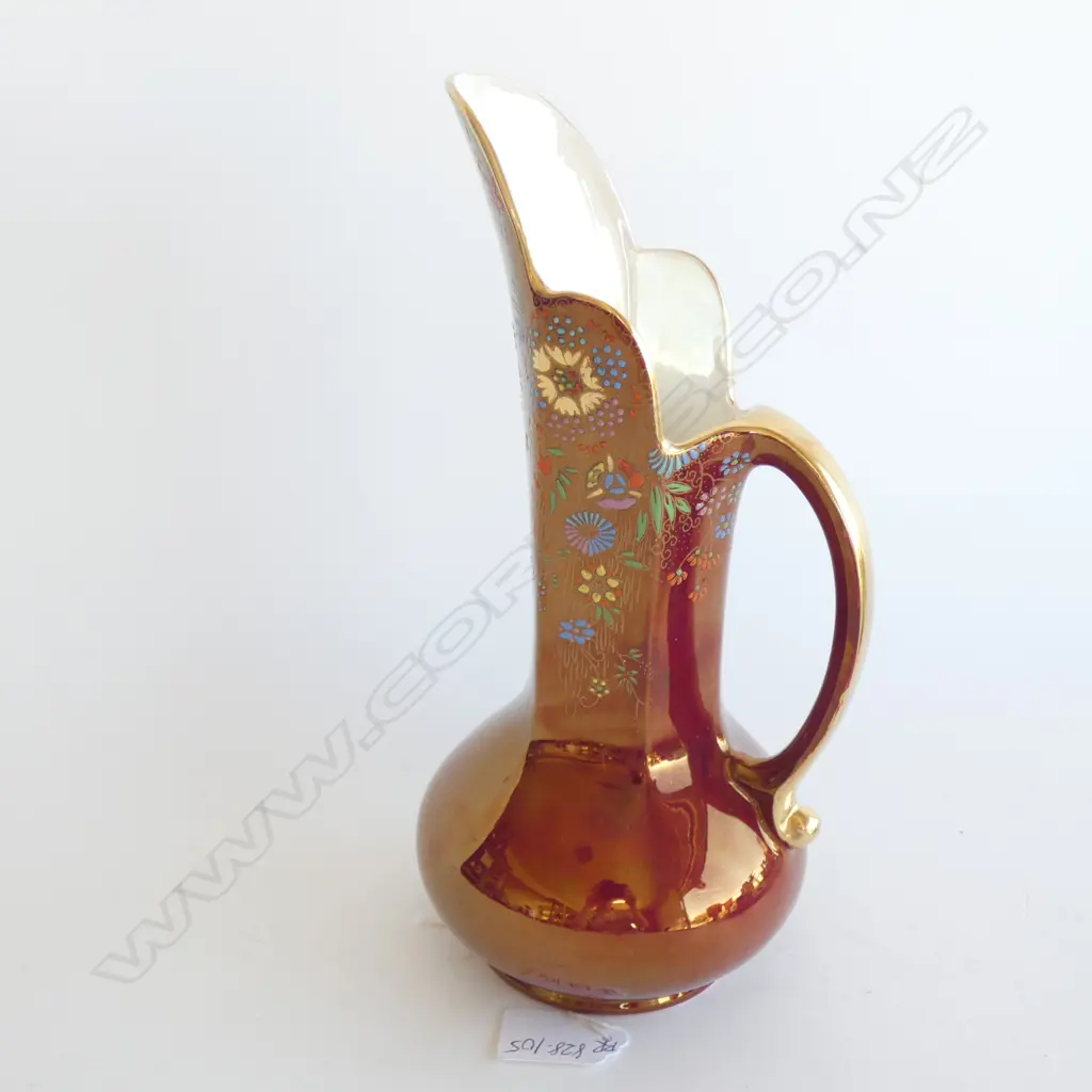 A Crown Devon rouge royale jug Image 1++
